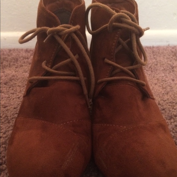 Shoes - Picture 3 of 3